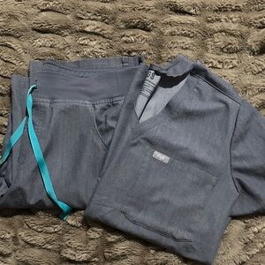 Figs Charcoal Scrub Set with Turquoise Accent